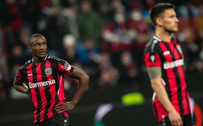 Leverkusens Moussa Diaby wirkt enttäuscht.