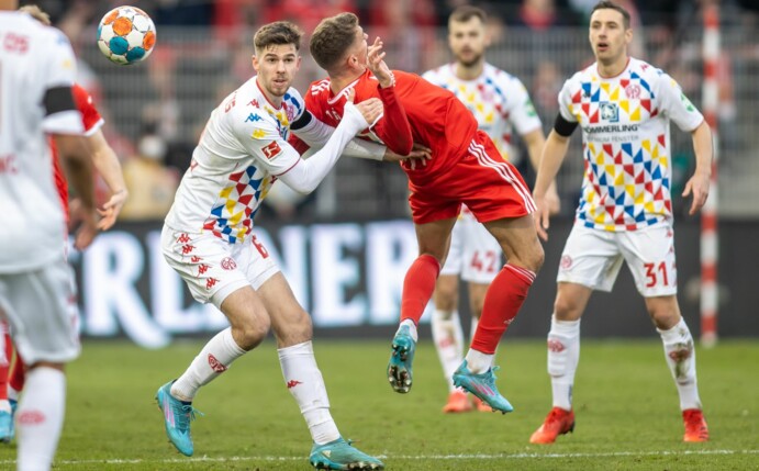 Der Mainzer Anton Stach (l) wurde für die Nationalmannschaft nominiert.