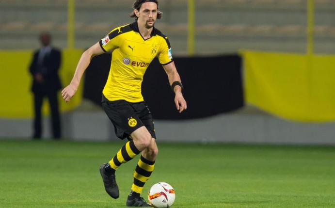 Der Hamburger SV hat Interesse an einer Verpflichtung von Neven Subotic. Foto: Guido Kirchner