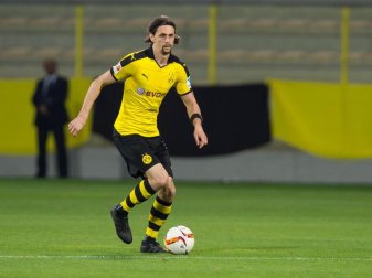 Der Hamburger SV hat Interesse an einer Verpflichtung von Neven Subotic. Foto: Guido Kirchner Der Hamburger SV hat Interesse an einer Verpflichtung von Neven Subotic. Foto: Guido Kirchner