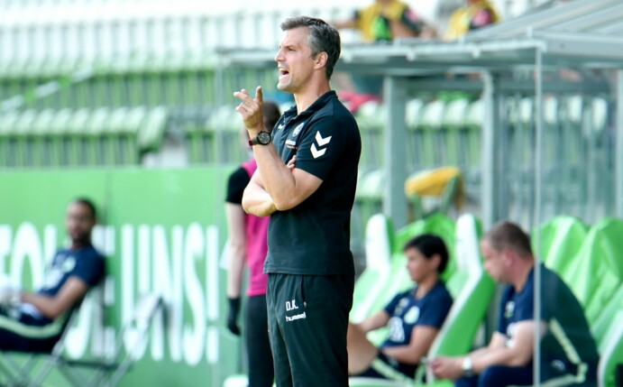 Der Trainer der Frauenfußballmannschaft des SC Freiburg Daniel Kraus übernimmt im Sommer den Posten des Nachwuchs-Chefs in Wolfsburg.