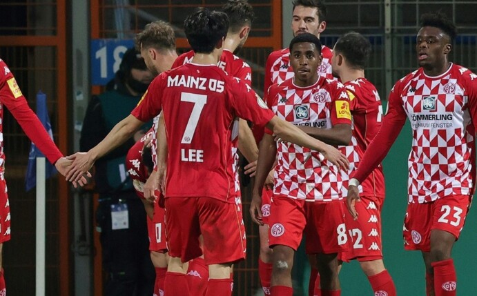 Drei Elfer für Mainz - Bielefeld tief im Tabellenkeller