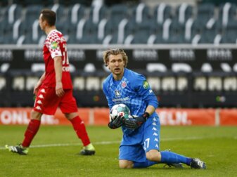Mainz: Torhüter Zentner verlängert bis 2025 Mainz: Torhüter Zentner verlängert bis 2025