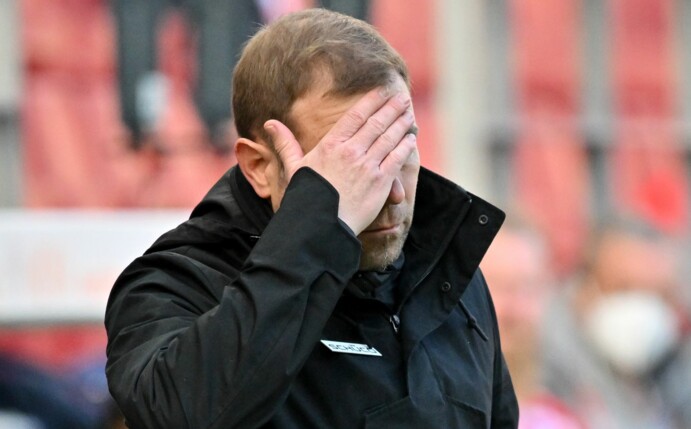 Bielefelds Trainer Frank Kramer war nach der Niederlage in Mainz ziemlich deprimiert.