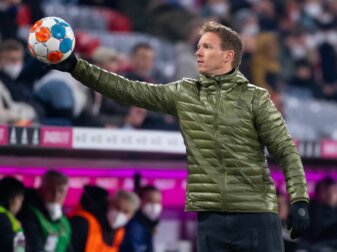 Bayern-Trainer Julian Nagelsmann freut sich aufs Snowboarden. Bayern-Trainer Julian Nagelsmann freut sich aufs Snowboarden.