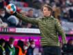 Bayern-Trainer Julian Nagelsmann freut sich aufs Snowboarden.