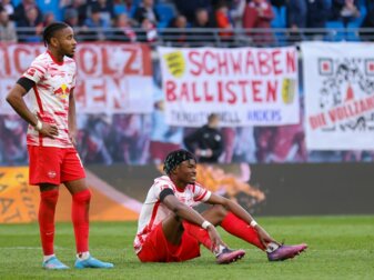 Die Leipziger um Christopher Nkunku (l) und Mohamed Simakan vergaben zu viele Chancen.