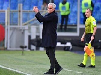 Mourinho nach Derby-Sieg der "König von Rom" Mourinho nach Derby-Sieg der "König von Rom"