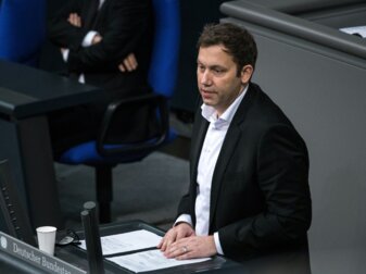 FC Bayern: SPD-Chef Klingbeil im Verwaltungsbeirat FC Bayern: SPD-Chef Klingbeil im Verwaltungsbeirat