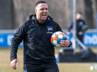 Herthas Co-Trainer Mark Fotheringham hat Probleme mit dem Rücken. Herthas Co-Trainer Mark Fotheringham hat Probleme mit dem Rücken.