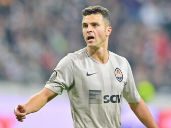 Júnior Moraes hatte in den vergangenen zehn Jahren für ukrainische Clubs gespielt und auch die ukrainische Staatsbürgerschaft angenommen. Júnior Moraes hatte in den vergangenen zehn Jahren für ukrainische Clubs gespielt und auch die ukrainische Staatsbürgerschaft angenommen.