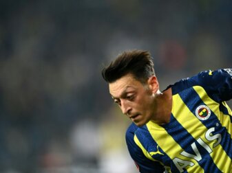 Fenerbahce suspendiert Özil Fenerbahce suspendiert Özil