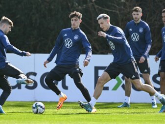 Vor den Länderspielen gegen Israel und die Niederlande trainieren Timo Werner (l-r), Kai Havertz, Nico Schlotterbeck, Anton Stach und Jamal Musiala gemeinsam. Vor den Länderspielen gegen Israel und die Niederlande trainieren Timo Werner (l-r), Kai Havertz, Nico Schlotterbeck, Anton Stach und Jamal Musiala gemeinsam.