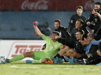 Ecuador und Uruguay fahren zur WM - Schützenhilfe von Brasilien Ecuador und Uruguay fahren zur WM - Schützenhilfe von Brasilien