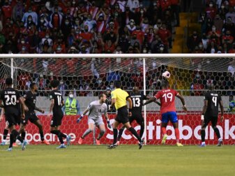 Costa Rica besiegte Kanada mit 1:0. Costa Rica besiegte Kanada mit 1:0.