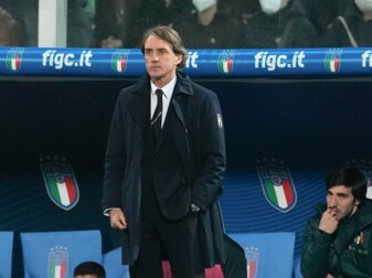 Der Trainer der Squadra Azzurra, Roberto Mancini, hat noch einen Vertrag bis 2026 mit dem italienischen Verband. Der Trainer der Squadra Azzurra, Roberto Mancini, hat noch einen Vertrag bis 2026 mit dem italienischen Verband.