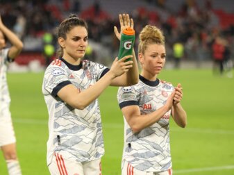 Corona-Ausbruch bei Bayern-Frauen: Sechs Spielerinnen positiv Corona-Ausbruch bei Bayern-Frauen: Sechs Spielerinnen positiv