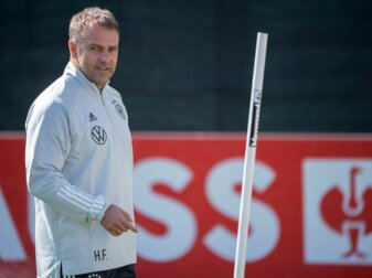 Bundestrainer Hansi Flick trifft am Dienstag mit seinem Team auf die Niederlande. Bundestrainer Hansi Flick trifft am Dienstag mit seinem Team auf die Niederlande.
