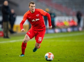 Verteidiger Lukas Klostermann hat seine Adduktorenprobleme überwunden und kehrt ins Mannschaftstraining der Leipziger zurück. Verteidiger Lukas Klostermann hat seine Adduktorenprobleme überwunden und kehrt ins Mannschaftstraining der Leipziger zurück.