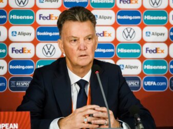Corona: van Gaal muss auf WM-Auslosung verzichten Corona: van Gaal muss auf WM-Auslosung verzichten