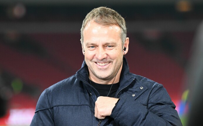 Deutschlands Trainer Hansi Flick gibt nach der unentschiedenen Partie gegen die Niederlande ein Interview.