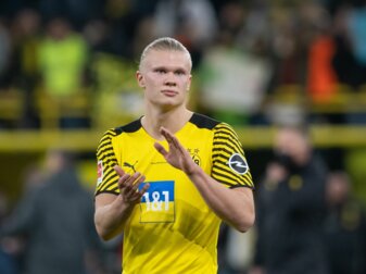 Dortmunds Erling Haaland laboriert derzeit an einer Sprunggelenksverletzung, die er sich in der WM-Qualifikation zugezogen hatte. Dortmunds Erling Haaland laboriert derzeit an einer Sprunggelenksverletzung, die er sich in der WM-Qualifikation zugezogen hatte.