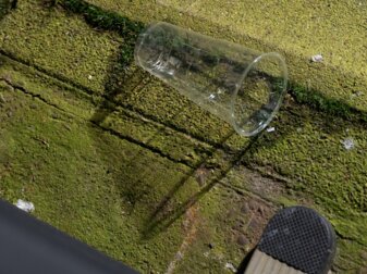 Der Becher wurde von der Stadionsicherheit als mögliches Beweismittel sichergestellt. Der Becher wurde von der Stadionsicherheit als mögliches Beweismittel sichergestellt.