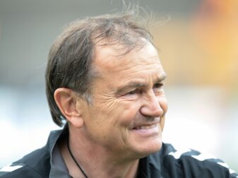 Lienen: WM-Vergabe an Katar ist "krank" Lienen: WM-Vergabe an Katar ist "krank"