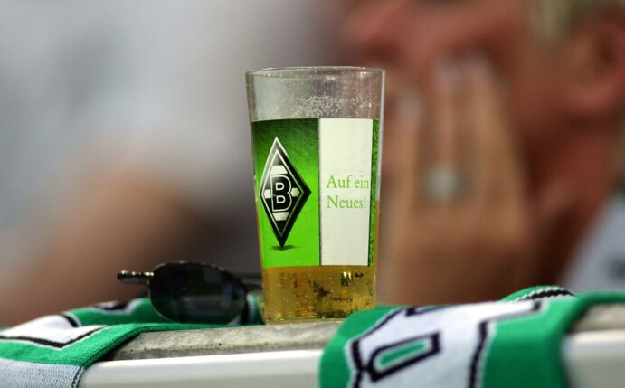 Mönchengladbach: Glasflaschen- und Dosenverbot gegen Köln