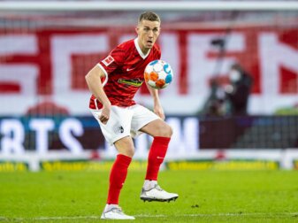 Bleibt dem SC Freiburg treu: Nils Petersen. Bleibt dem SC Freiburg treu: Nils Petersen.