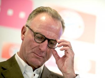 Karl-Heinz Rummenigge forderte erneut den Videobeweis. Foto: Peter Kneffel Karl-Heinz Rummenigge forderte erneut den Videobeweis. Foto: Peter Kneffel