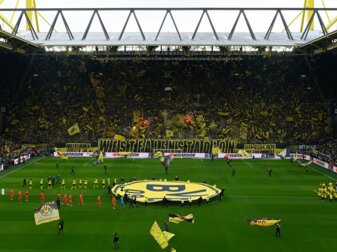 Erstmals seit über zwei Jahren war das Dortmunder Stadion wieder ausverkauft. Erstmals seit über zwei Jahren war das Dortmunder Stadion wieder ausverkauft.