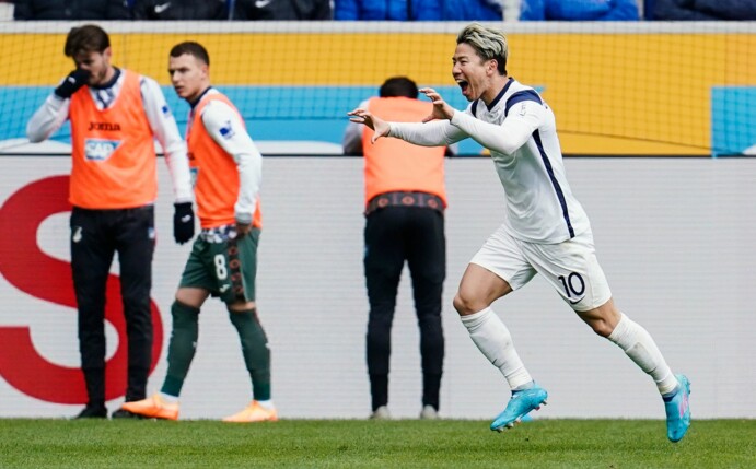Der Japaner Takuma Asano erzielte zwei Treffer gegen 1899 Hoffenheim.