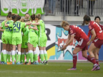 Die Wölfinnen (l) ließen den Bayern im Topspiel keine Chance. Die Wölfinnen (l) ließen den Bayern im Topspiel keine Chance.