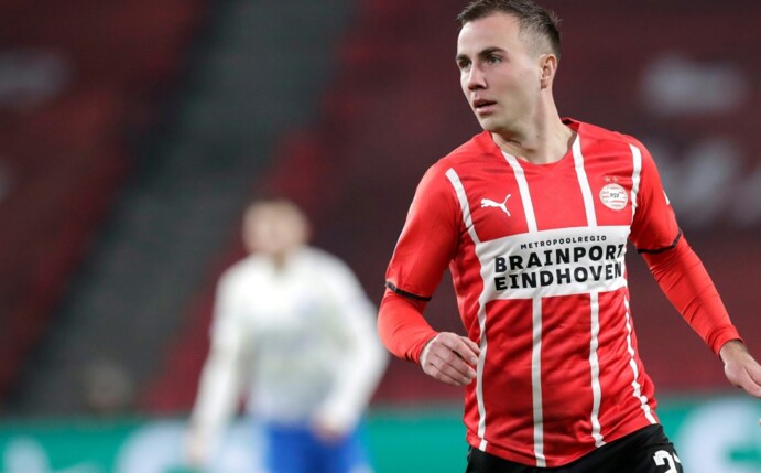 3:3 nach 0:3: PSV wahrt Meister-Chance