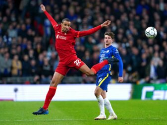 Der früherer Schalker Joel Matip (l) steht beim FC Liverpool unter Vertrag. Der früherer Schalker Joel Matip (l) steht beim FC Liverpool unter Vertrag.