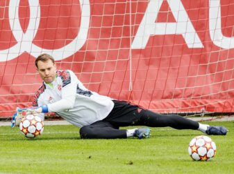 Manuel Neuer tritt mit dem FC Bayern München zum Viertelfinal-Hinspiel beim FC Villarreal im Estadio de la Ceramica an. Manuel Neuer tritt mit dem FC Bayern München zum Viertelfinal-Hinspiel beim FC Villarreal im Estadio de la Ceramica an.