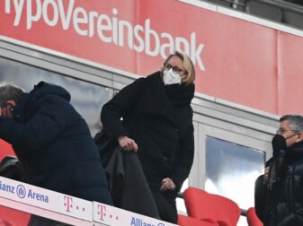 Donata Hopfen, DFL-Geschäftsführerin, bei einem Spiel in München auf der Ehrentribüne. Donata Hopfen, DFL-Geschäftsführerin, bei einem Spiel in München auf der Ehrentribüne.