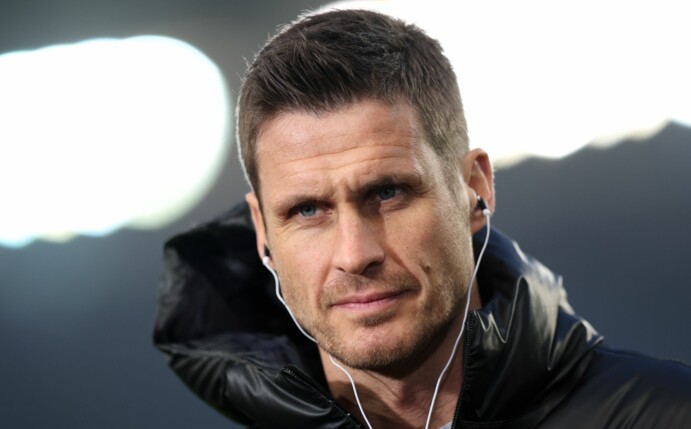Sebastian Kehl, Leiter Profiabteilung bei Borussia Dortmund, vor dem Spiel beim Interview.