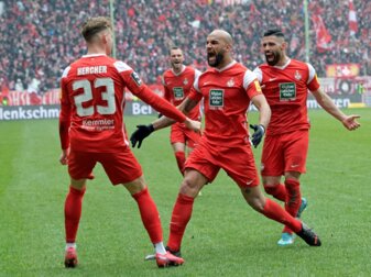3. Liga: Lautern festigt Aufstiegsrang - Würzburg in Not 3. Liga: Lautern festigt Aufstiegsrang - Würzburg in Not