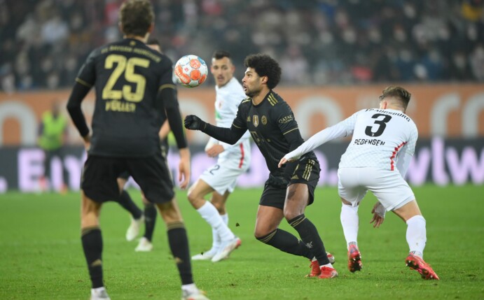 Im Hinspiel gab es die Überraschung: Augsburg gewann mit 2:1. Gelingt sie erneut? Foto: Sebastian Widmann/Getty Images