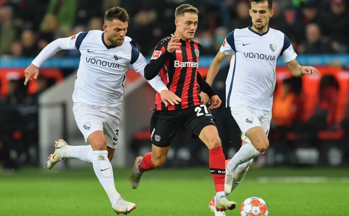 Leverkusens Wirtz (mitte) wird im Rückspiel gegen Bochum nicht mit dabei sein. Foto: Frederic Scheidemann/Getty Images