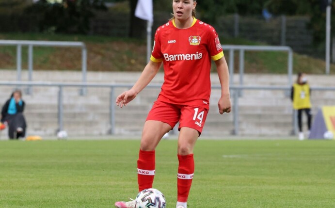 Leverkusen verlängert mit Juliane Wirtz