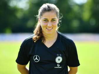 Fällt verletzt aus: Wolfsburgs Torhüterin Lisa Weiß. Fällt verletzt aus: Wolfsburgs Torhüterin Lisa Weiß.