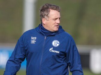 Attestiert Leroy Sanés Bruder Sidi «ein spannendes Profil» zu haben: Schalkes Trainer Mike Büskens beim Training. Attestiert Leroy Sanés Bruder Sidi «ein spannendes Profil» zu haben: Schalkes Trainer Mike Büskens beim Training.