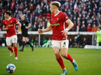 Freiburgs Nico Schlotterbeck hat sich in dieser Saison in den Fokus der Top-Clubs gespielt. Freiburgs Nico Schlotterbeck hat sich in dieser Saison in den Fokus der Top-Clubs gespielt.