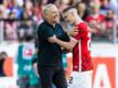 Freudig, aber demütig: Freiburg-Coach Christian Streich (l) und Roland Sallai.