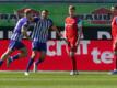 Aues Ben Zolinski (l-r) bejubelt sein Tor zum 1:0 bei Heidenheim mit Malcolm Cacutalua.