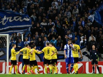 Dortmund zieht nach Sieg ins Achtelfinale ein (Quelle: SID-IMAGES) Dortmund zieht nach Sieg ins Achtelfinale ein (Quelle: SID-IMAGES)