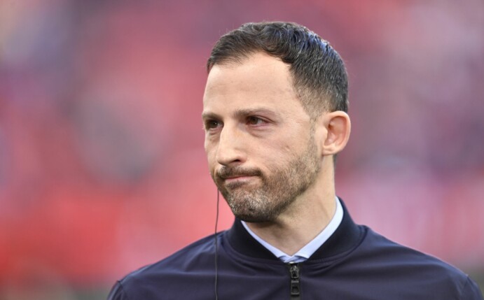 Feierte in Leverkusen seinen 15. Pflichtspielsieg als RB-Coach: Domenico Tedesco.